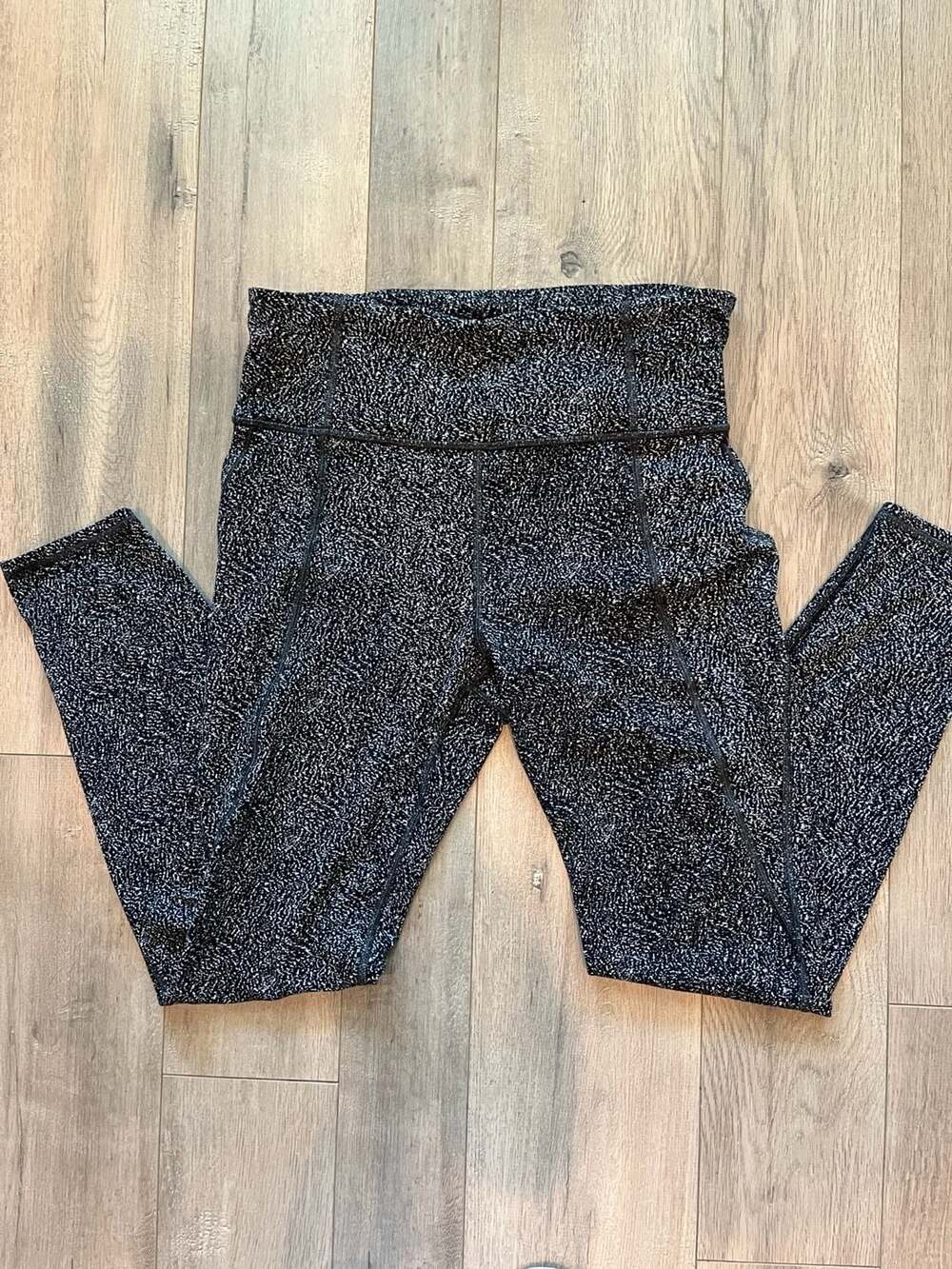 Athleta Lightning Stash 7/8 Tights Black and White